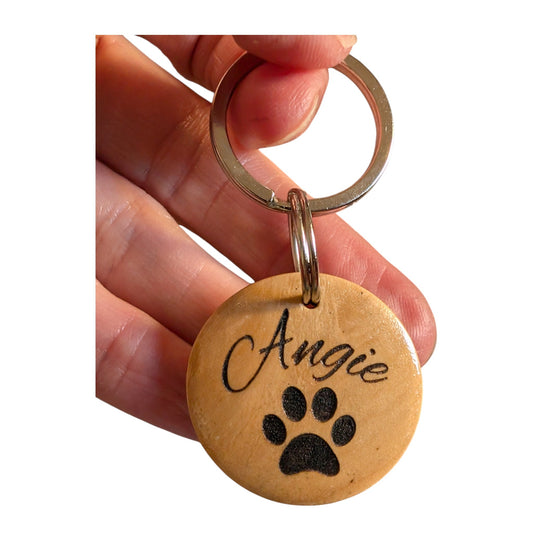 Hunde-Erkennungsmarke aus lackiertem Holz | Pfotenabdruck-Design