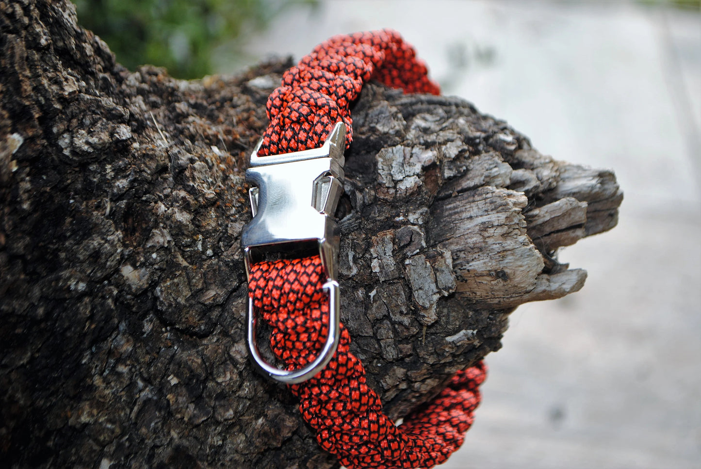 Fluoreszierendes orangefarbenes Paracord-Hundehalsband | Wouf-Leine