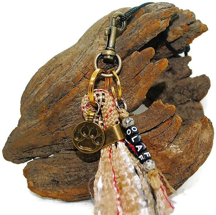 Beige tartan key ring
